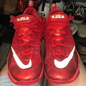 Lebron 12 Low “University Red”